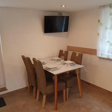 Bildhauer Thiele * Ottendorf (Saxony)